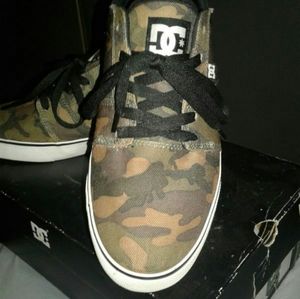 DC shoes